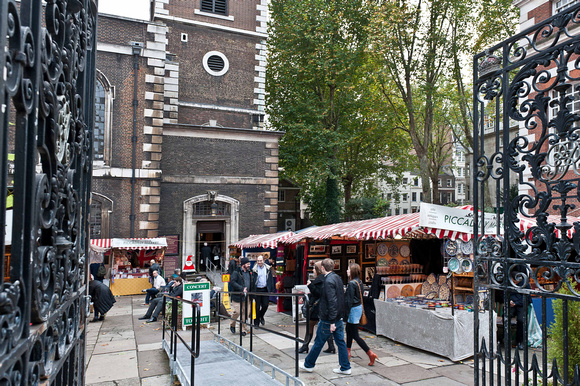 Piccadilly Market outside St James's Church