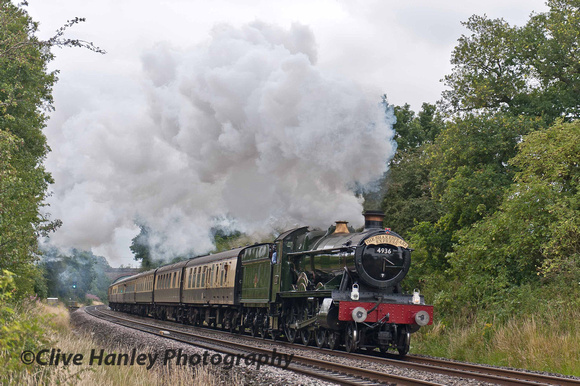 Ray was making rapid progress with 4936 Kinlet Hall having crested the bank at Shrewley.