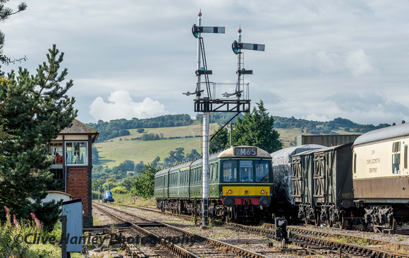 The DMU was scheduled to run between Winchcombe and Laverton throughout the day.