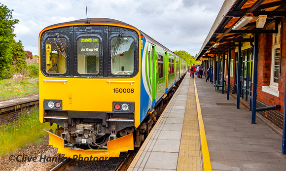 Unit 150008 with the 8.12am to Stourbridge Junction