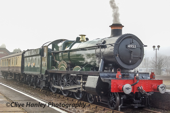 4953 Pitchford Hall stands at Stratford upon Avon.