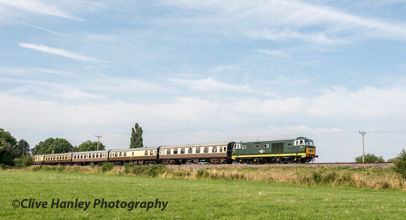 The Hymek had collected its stock from Winchcombe and began its 1st run towards Toddington.