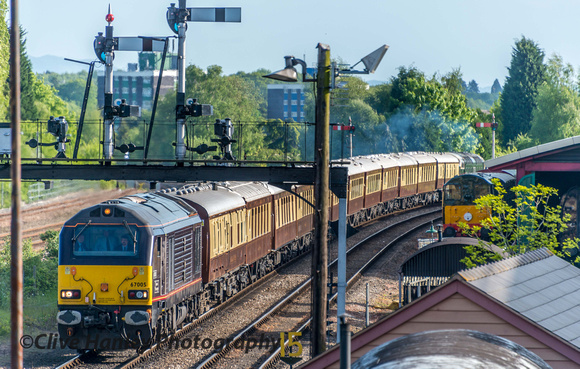 67005 approaches Kidderminster Junction with the Golden Jubilee Pullman.