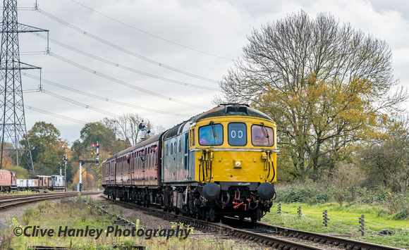 D6535 heads the 13.13 local from Rothley
