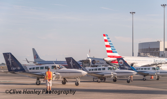 3 x Cape Air Cessnas were setting off together
