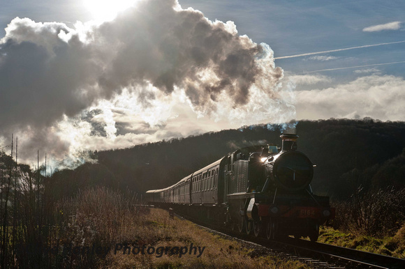 Looking directly towards the sun. 5164 approaches Arley