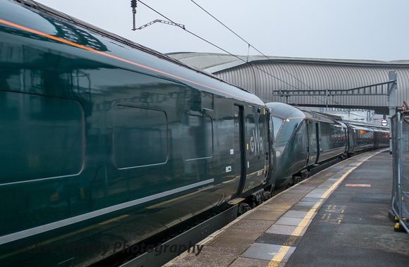The two units connection. The power car here is named Sir Joshua Reynolds.