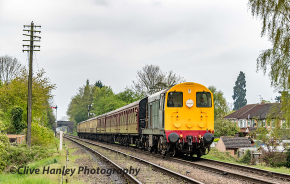 Class 20 no D8098 approaches Loughborough with the 9.45 from Leicester North