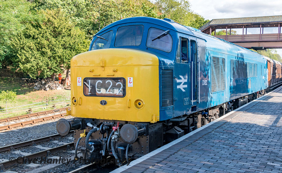 Class 45 "Peak" no D182 has arrived at Bewdley with the 2.25 service.