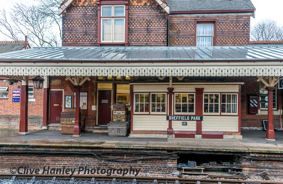 The signal box is on the platform at Sheffield park.