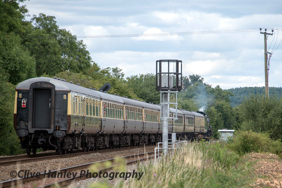 Ray Churchill slows the train in order to take the junction at Bearley onto the branchline.
