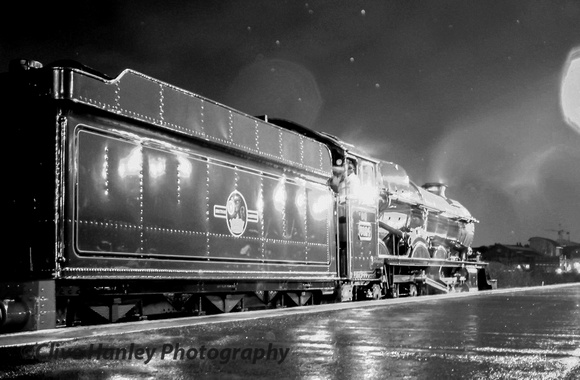 6024 at Snow Hill on a VERY wet evening.