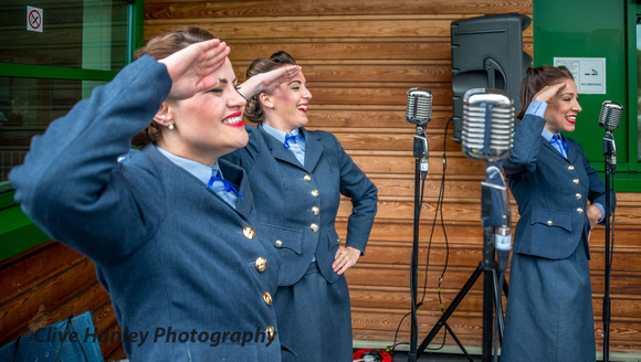 These singers were superb. They sang in the style of the Andrews Sisters.