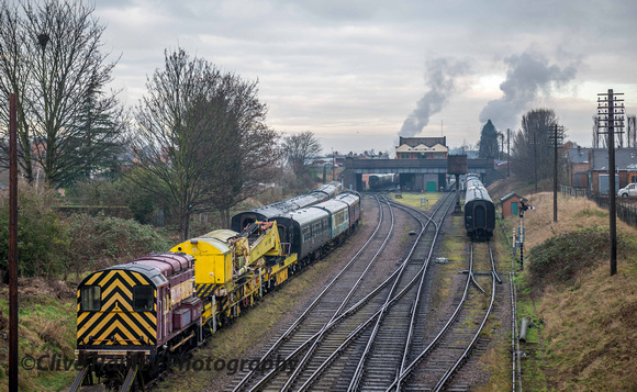 I planned to take a shot of the departure of the 9.30am DMU from Beeches Road bridge. All was quiet.