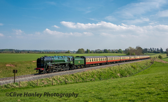 A fine view of Riddles 9F no 92214 on its final operating day before returning to the GCR.