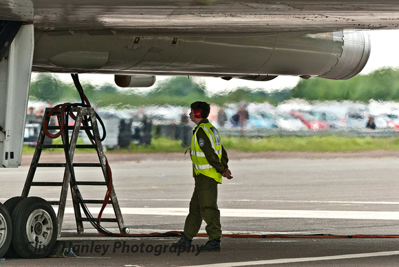 11.10am. Young Ben stands under the aircraft with "Jelly Air" from the engines.