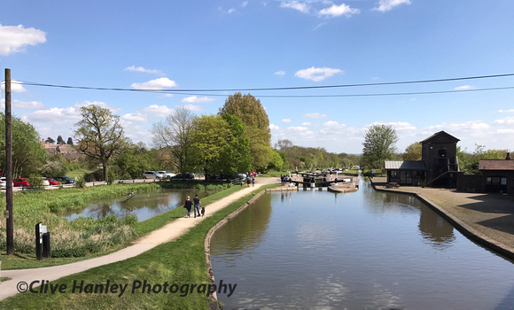 The canal towpath is now a pleasant walk up the hill from Warwick