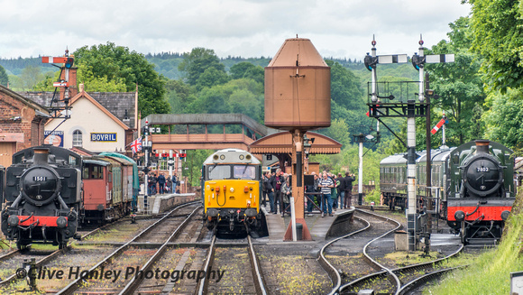 A view straight down the tracks into Bewdley station with a Class 50 at platform 2