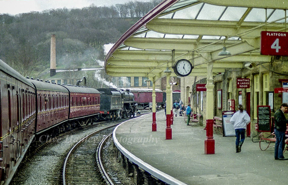 Standard 4 no 75078 backs onto the suburban carriage set at Keighley to form the 12.30 departure.
