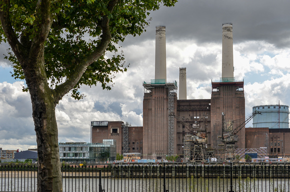 Battersea power station gets a remodelling.