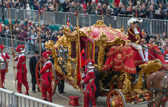 The Pikemen stand ready while The Lord Mayor climbs aboard his coach.