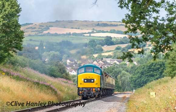 Class 45 no 45149 climbs the bank with the 9.45am from Winchcombe