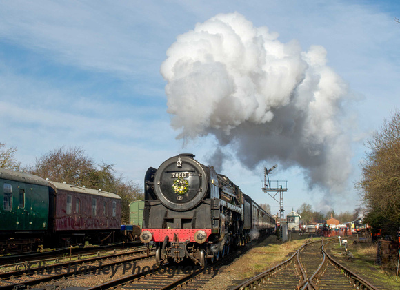 Britannia Class no 70013 Oliver Cromwell departs southbound from Quorn.