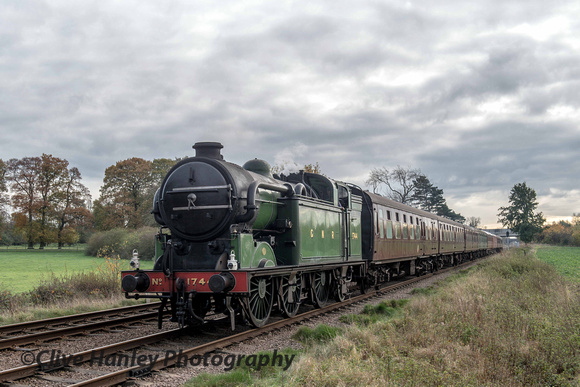 I stopped off at Woodthorpe Bridge to photograph the returning Santa special.