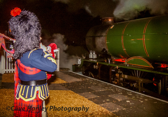 As usual in the 2ooo's a Scottish piper was employed to pipe any steam excursions away from the station.