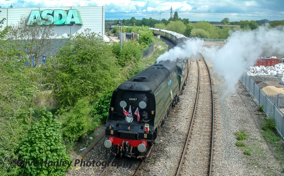 The train then reversed direction and headed up the Didcot West Junction to go to Oxford hauled by the Class 67