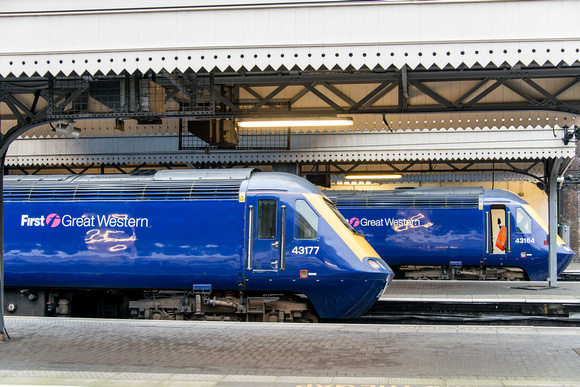 HST power units at the country end of Paddington. No's 43164 & 43177