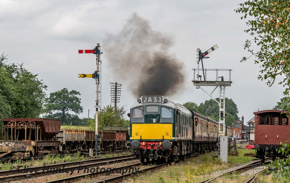 D5185 accelerates past Quorn signals with the 14.40