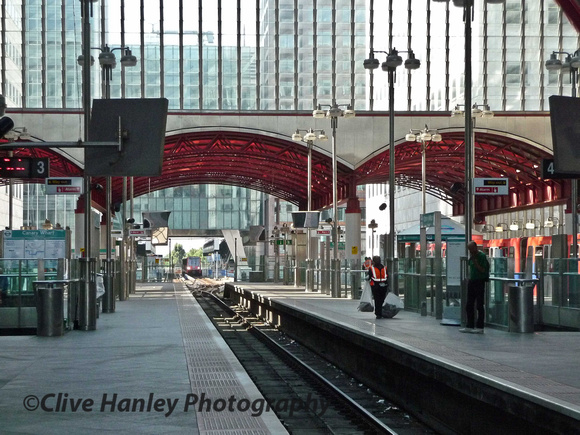 Canary Wharf and Heron Quays stations are a very short distance apart.