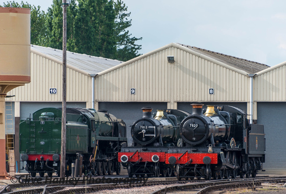 Now 3 locos on shed - 92214, 7812 & 7820