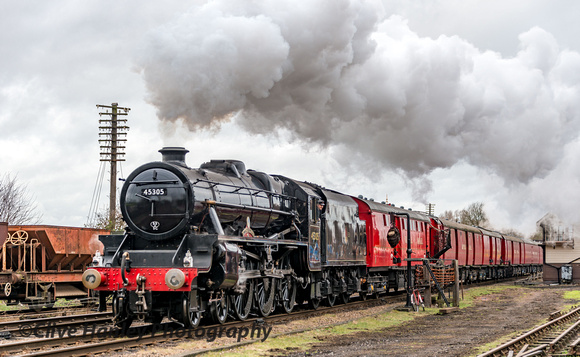 45305 roars through Quorn with the 1st demonstration of the mail train.