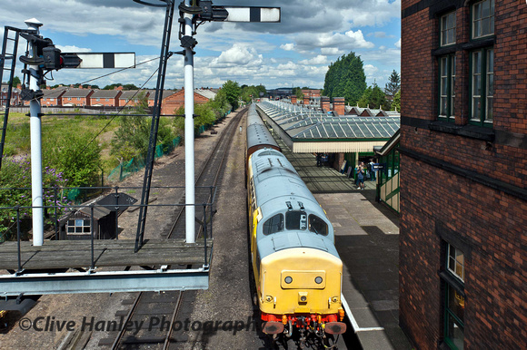 At Loughborough station a shot was grabbed by holding my camera up in the air over the high wall and hoping! 37198 stands at the head of its train.