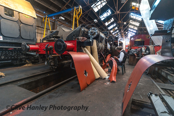 The Standard 5 no 73156 was being worked on. The two new cylinder covers are on display.