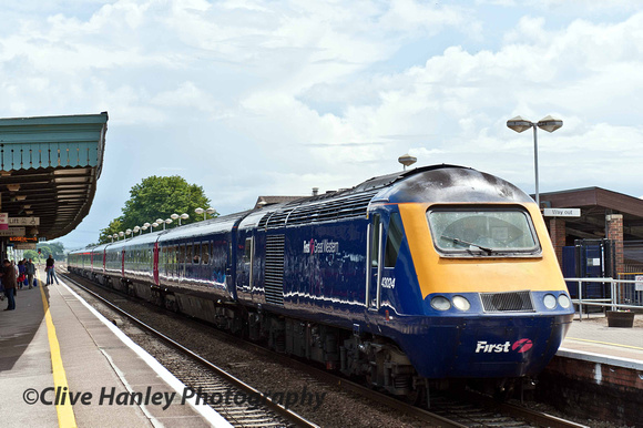 An HST passes through Didcot Parkway at 125mph