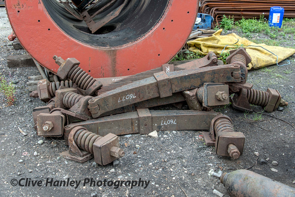 parts from Standard 4 no 76077 lie in the yard.