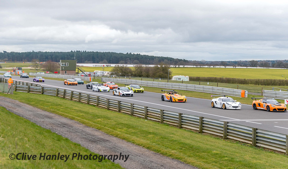 The start of the 1st race for the Lotus Cup. A 30 minute session.