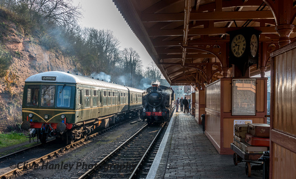 The GWR clock and timetable provide a timeless atmosphere under the former Snow Hill canopy.