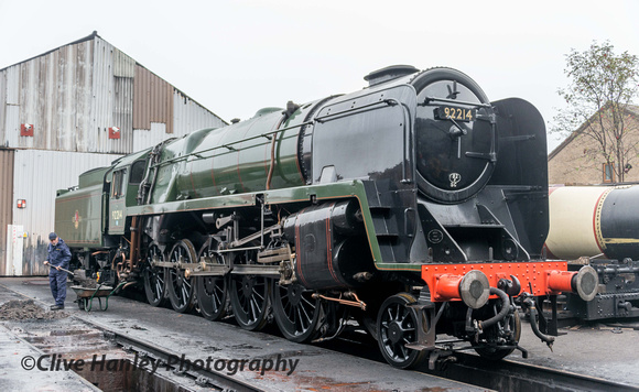 Mike Gregory's Standard 9F no 92214 - soon to be named "Central Star" I believe.