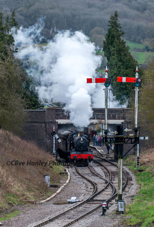 After a quick dash to Winchcombe I managed to capture another couple of shots of the departure towards Greet tunnel.