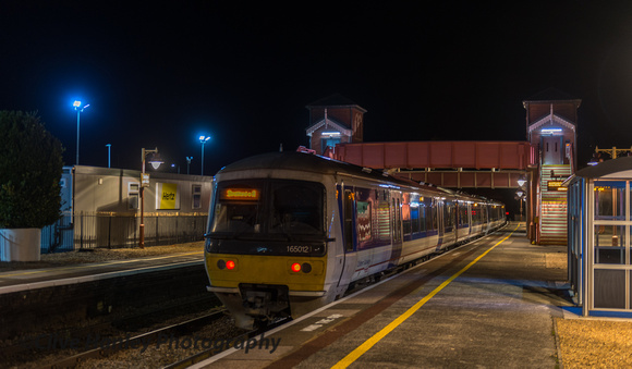 A Chiltern Railways arrival from London has arrived into platform 2