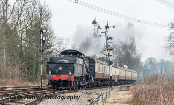 7820 Dinmore Manor has departed Rothley and approaches from the south.