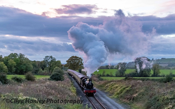 The final pass for me was 7820 Dinmore Manor from Cheltenham in rapidly failing light.