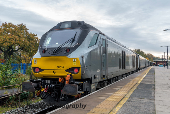 Providing the power from the rear was Class 68 no 68014