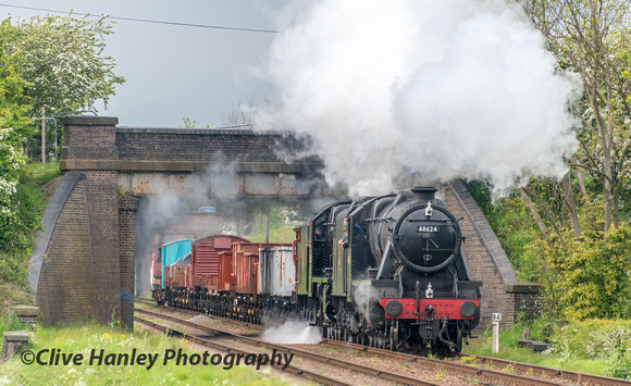 The finale on Saturday featured both Stanier 8F's. 48624 heads 48305 at Woodthorpe.