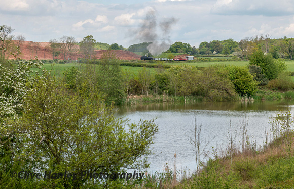 A view over the pond towards 47406 on the Mountsorrel branch