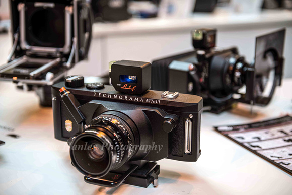 The Technorama is a hand-held rollfilm camera with a picture format of 6 x 17 cm combining three 6 x 6 images in one shot. 4 frames on 120 film.